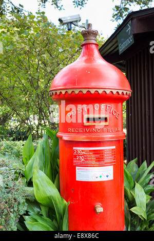 Vieille Boîte postale à Fitzroy Gardens, Melbourne, Australie Banque D'Images