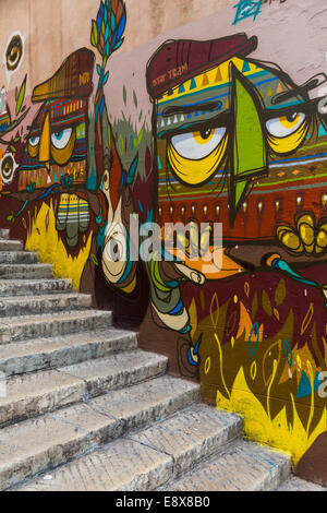 L'art public sur le mur d'un bâtiment dans le quartier du Panier de Marseille, France. Banque D'Images