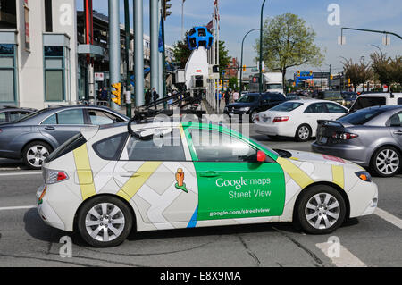 Un véhicule de cartographie Google Street View dans la circulation automobile, Vancouver, B.C., Canada Banque D'Images