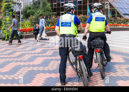 Les agents de soutien communautaire de la police - Birmingham Banque D'Images