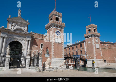 La Porta Magna à l'Arsenal de Venise (Arsenale di Venezia), Venise, Italie. Banque D'Images