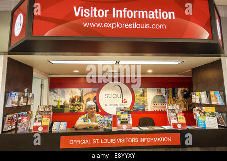 Saint-Louis Missouri, Lambert-St.Louis International Airport,STL,terminal,portail,information visiteur,stand,comptoir,femme femme,brochure broch Banque D'Images