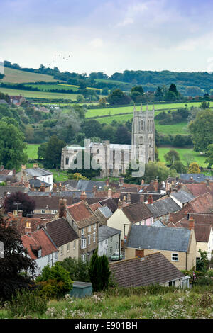 Vue sur l'église de Sainte Marie dans le Somerset Village de Bruton UK Banque D'Images
