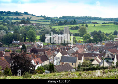 Vue sur l'église de Sainte Marie dans le Somerset Village de Bruton UK Banque D'Images