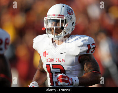 30 août 2014, Los Angeles, CA...Le Fresno State Bulldogs sécurité complet (13) Derron Smith en action la souffrance d'une défaite contre l'USC Trojans 52-13 samedi soir. Les Troyens a dirigé une école- et Pac-12-record de 105 parties tandis que d'accumuler 37 701 premiers downs et verges d'infraction total à Fresno Membres 17 premiers downs et 317 verges, au Los Angeles Memorial Coliseum, le 30 août 2014. (Crédit obligatoire : Jose Marin / MarinMedia.org / Cal Sport Media) (absolument tous - photographe complet, et de l'entreprise Crédit(s) requis) Banque D'Images