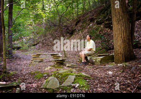 Les hauts bois randonneur dans en Virginie Banque D'Images