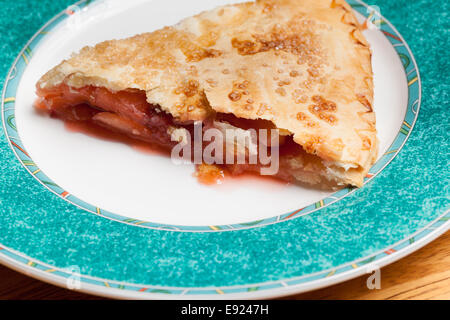 Apple fait maison et tarte aux fraises Banque D'Images