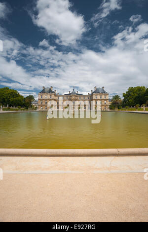 Les Jardins du Palais de Luxembourg Fontaine Banque D'Images