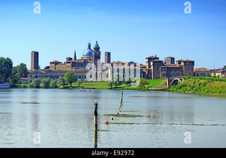 Vue sur le Mincio à Mantova Banque D'Images