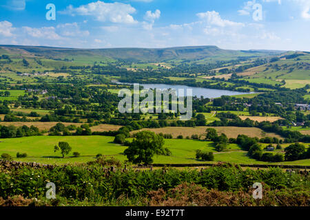 Campagne autour de Combs près de chapelle du réservoir en le Frith dans la zone de pic élevé du Derbyshire Peak District England UK Banque D'Images