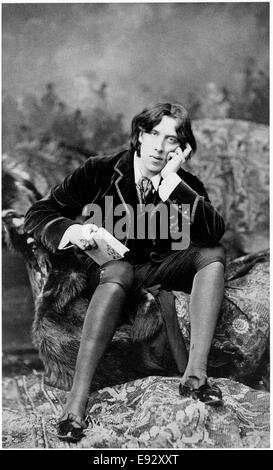 Oscar Wilde (1854-1900), écrivain et poète irlandais, Portrait, circa 1882 Banque D'Images
