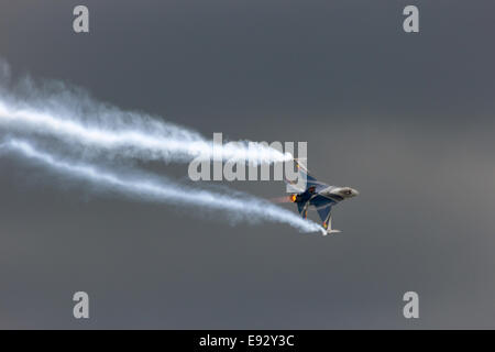 Belgian Air Force F-16 solo display Banque D'Images
