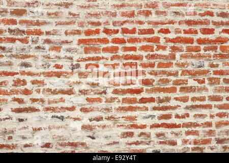 Mur de briques rouges vieillies, la texture sur l'extérieur de l'ancien château Banque D'Images