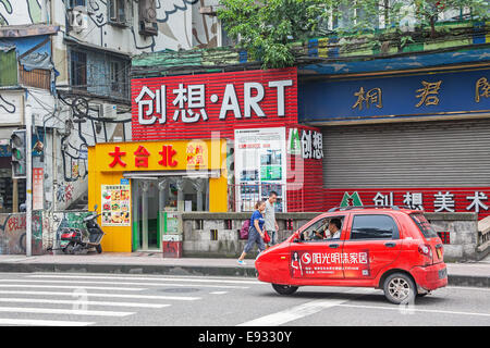 CHONGQING, CHINE - septembre 2, 2014 : Huangjueping Rue Graffiti à Chongqing, Chine, le 2 septembre 2014. Banque D'Images