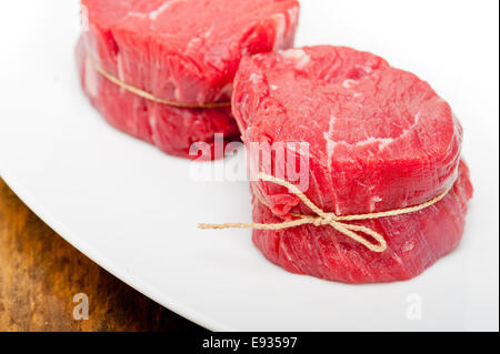 Filet mignon de boeuf cru frais coupés prêts à cuire Banque D'Images