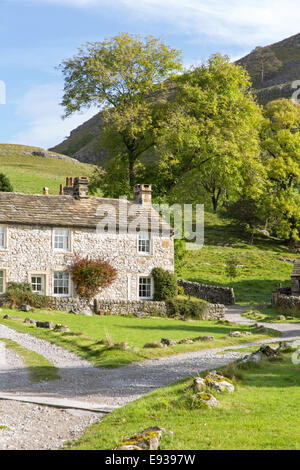 Stone Farm Cottages dans le village de dales Conistone près de Grassington, Wharfedale, North Yorkshire, England, UK Banque D'Images