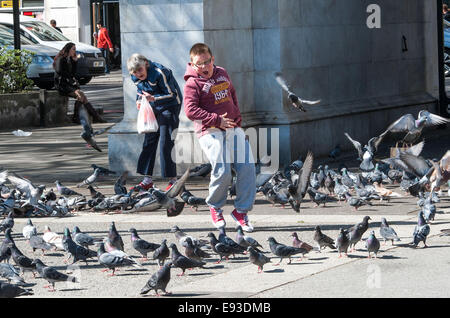 Beau temps dans le Marble Arch et Hyde Park. Où : London, Royaume-Uni Quand : 15 Avr 2014 Banque D'Images