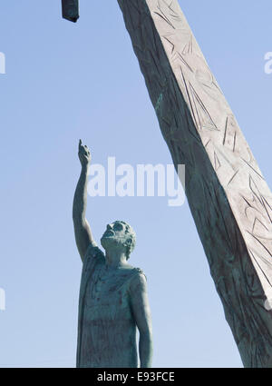 Pythagore de Samos, monument érigé dans sa ville natale, nommé d'après lui, Pythagorion dans l'île de Samos en Grèce Banque D'Images