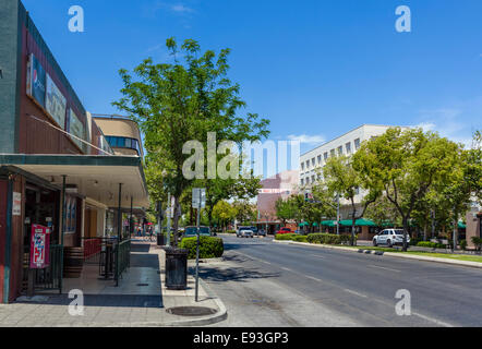 L'Avenue au centre-ville de Bakersfield Chester, comté de Kern, en Californie, USA Banque D'Images