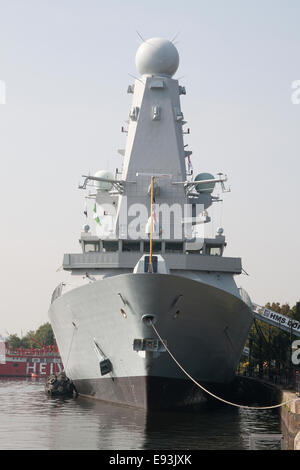 Le HMS Duncan D-37 Type 45 Destroyer en stationnement dans les docks de Cardiff au cours de la 2014 réunion au sommet de l'OTAN. Banque D'Images