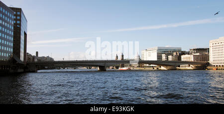 'London Bridge London Bridge' fait référence à plusieurs ponts historiques qui ont enjambé la Tamise entre la ville de Londres Banque D'Images