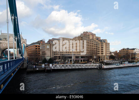 Tower Bridge SE1, Tower Hotel - Guoman Hotels Banque D'Images