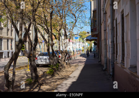 Vieille rue de la grande ville européenne Banque D'Images