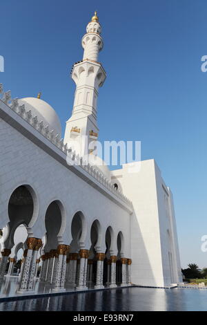 Minaret de la Grande Mosquée de Sheikh Zayed, Abu Dhabi, Émirats Arabes Unis Banque D'Images