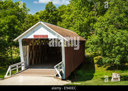 Le Cutler-Donahue pont couvert au parc de la ville de Winterset, Iowa, États-Unis. Banque D'Images