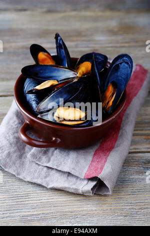 Moules bleues dans les réservoirs , les fruits de mer Banque D'Images