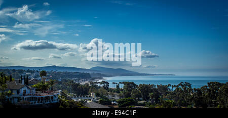 Donnant sur Doheny State Beach, Dana Point et San Clemente sur une belle journée. californien du sud Banque D'Images