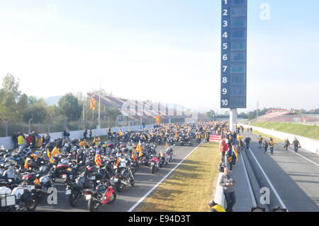 Barcelone, Espagne. 19 Oct, 2014. Des Motos pour l'indépendance (Barcelone, Octobre 19th, 2014) Credit : Monica Condeminas/Alamy Live News Banque D'Images