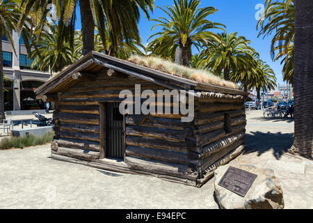 Jack London's Klondike log cabin relocalisés de Jack London Square, Oakland, Californie, USA Banque D'Images