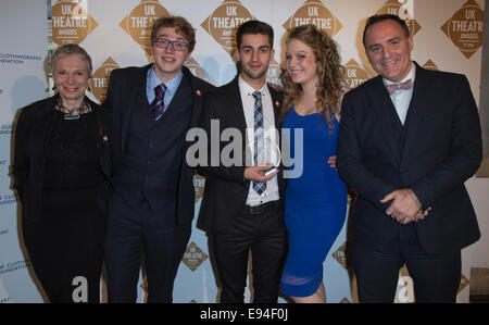 UK Theatre Awards 2014, Meilleure production musicale, laiton, fonte et les créatifs Banque D'Images