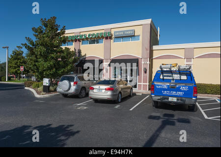 Café Starbucks Drive Thru Lady Lake Floride USA Banque D'Images