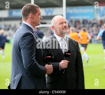 Salford, Royaume-Uni. 18 Oct, 2014. L'ancien international gallois Ieuan Cennydd Evans maintenant un présentateur Sky sports - European Rugby Champions Cup - Sale Sharks vs Munster - Stade AJ Bell - Salford- France - 18 octobre 2014 - Photo Simon Bellis/Sportimage. © csm/Alamy Live News Banque D'Images