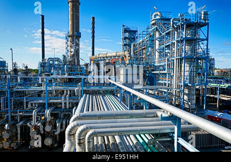 Raffinerie de pétrole et de gaz géant, vue de l'intérieur Banque D'Images