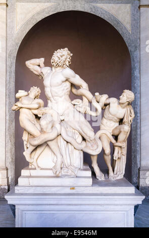 Laocoön et ses fils, la sculpture du sculpteur Hagesandros, Polydorus et de Rhodes, Athanadoros Ottagono Cortile Banque D'Images