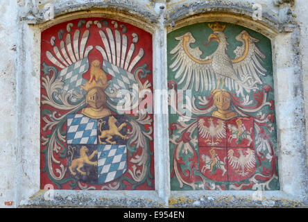 Blason de l'Alliance sur le mur de château, Château de Burghausen, Burghausen, Haute-Bavière, Bavière, Allemagne Banque D'Images