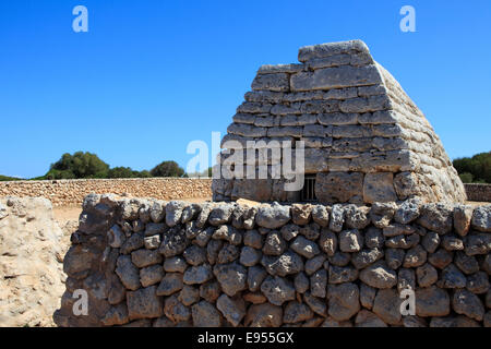 Naveta des Tudons Talaiot sépulture préhistorique de la culture, Menorca, Ciutadela, Îles Baléares, Espagne Banque D'Images