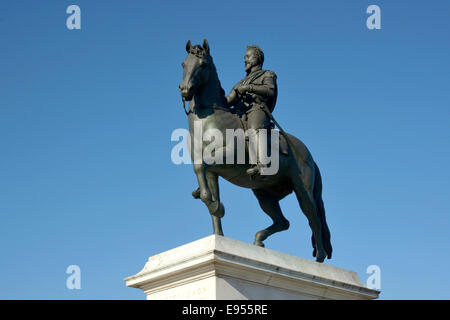 Statue équestre de Henri IV sur le Pont Neuf, Paris, Île-de-France, France Banque D'Images