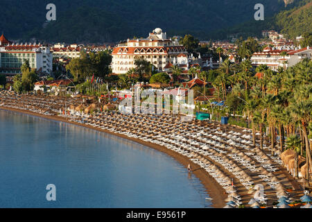 Plage de Icmeler Marmaris proche, dans la matinée, Muğla Province, la mer Egée, en Turquie Banque D'Images