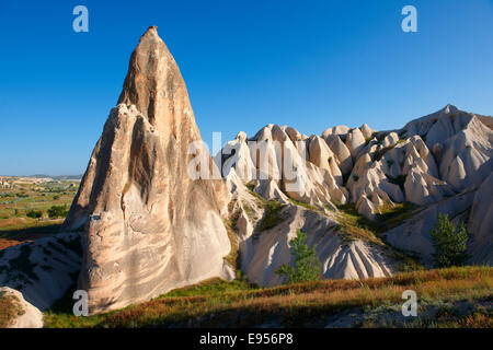 Cheminées de fées près de Göreme, Cappadoce, Anatolie centrale, Turquie Banque D'Images