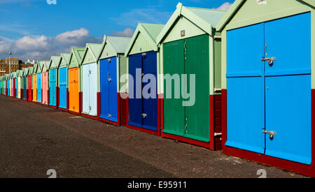 Cabines de plage de Brighton, Hove, Sussex, Angleterre Banque D'Images