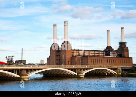 Abandonded Battersea Power Station à Londres Banque D'Images