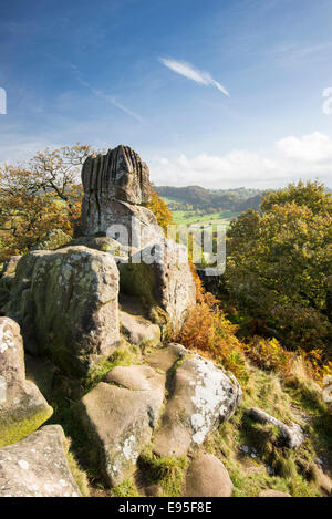 Une journée ensoleillée en automne avec vue de Robin Hods Stride près de Birchover dans le Peak District, Derbyshire. Banque D'Images