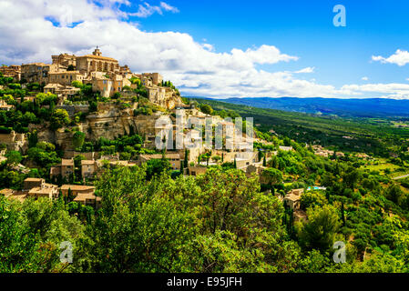 Gordes célèbre village médiéval dans le sud de la France Banque D'Images