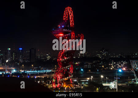 La reine Elizabeth II, le Parc olympique de Stratford, Londres E20 Banque D'Images