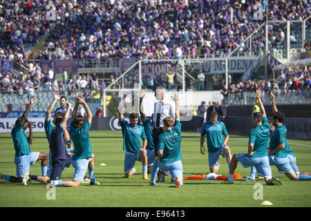 Firenze, Italie. 19 Oct, 2014. Stefano Pioli & Lazio groupe équipe de football/soccer : Lazio joueurs réchauffer avant l'Italien 'Serie' un match entre la ACF Fiorentina 0-2 SS Lazio au Stadio Artemio Franchi à Firenze, Italie . © Maurizio Borsari/AFLO/Alamy Live News Banque D'Images