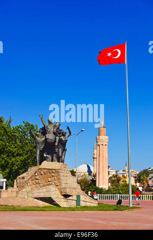 Mustafa Kemal Ataturk statue in Antalya Turquie Banque D'Images